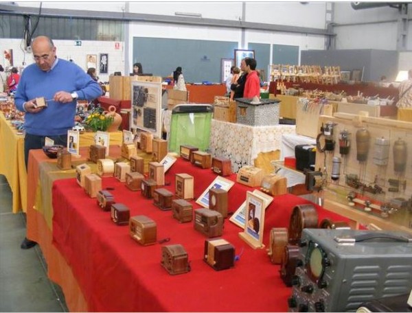 radios en miniatura en Feria Artesania