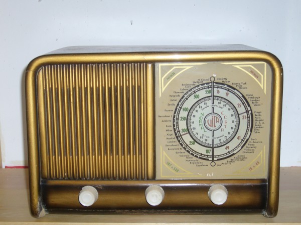 Radio Vica modelo 240