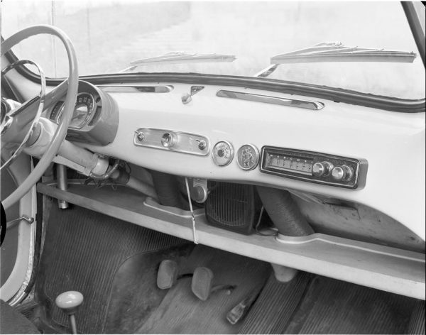 Auto radio Marconi en Seat 600